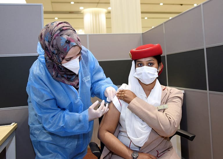 Az Emirates összes dolgozója megkapja a védőoltást